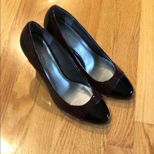 Stylish wine heels with black tip like brand new